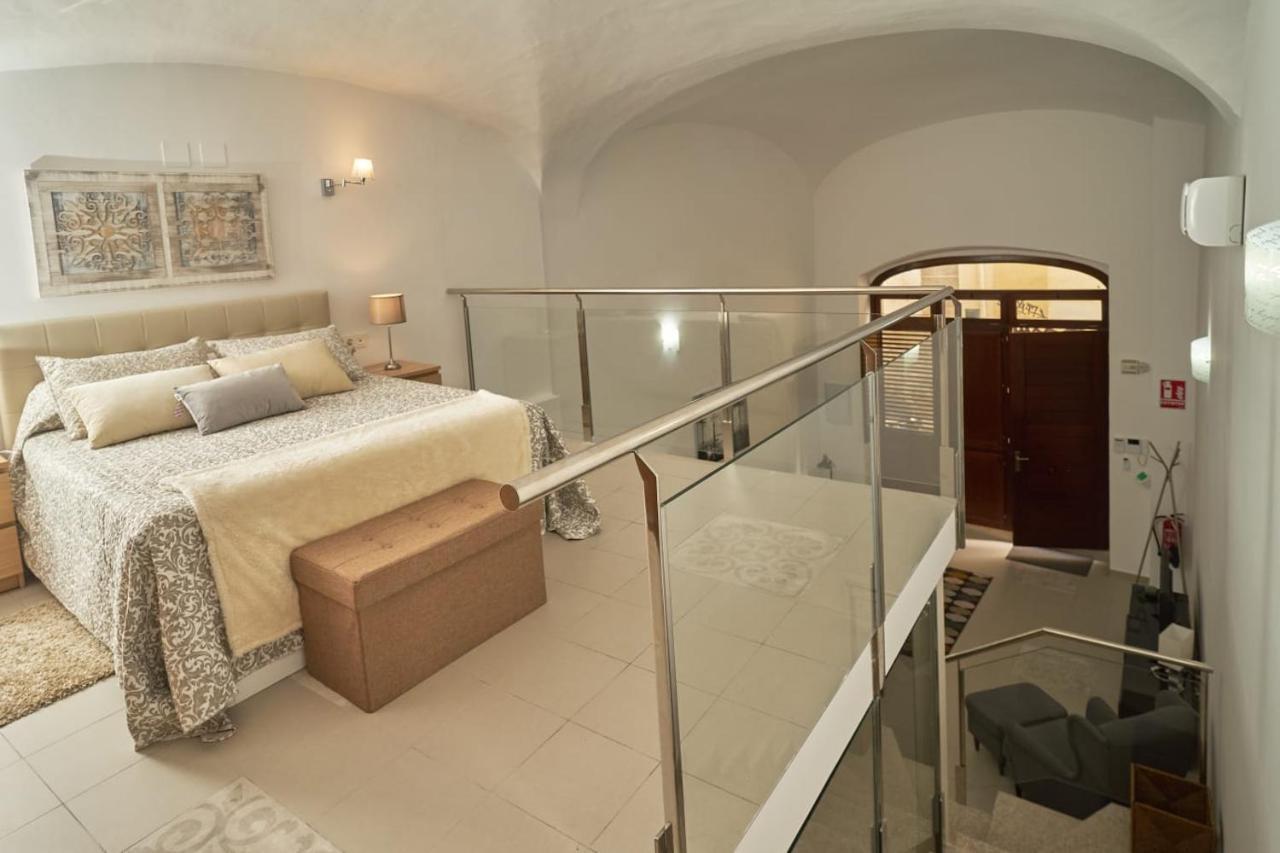 Apartamento Turistico Centro Monumental -- Caces Εξωτερικό φωτογραφία